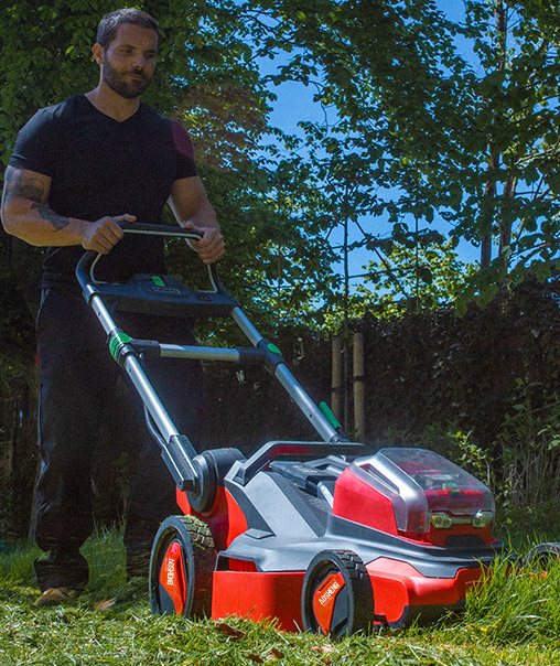 Záhradné náradie s lítiovou batériou